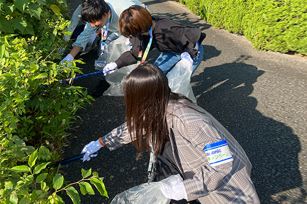 'Clean campaig' cleaning activities , 'The 112th cleanup of Kamoi Station's north-south passageway (Fureai Bridge)'2