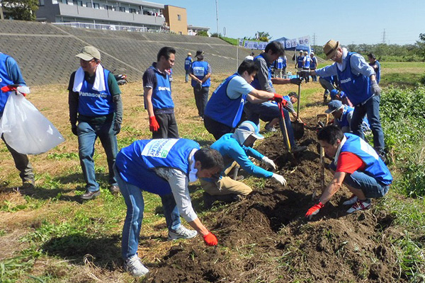 'Tsurumi River Kamoi Takamizu Shiki' Cleaning activities and vegetation conservation activities3