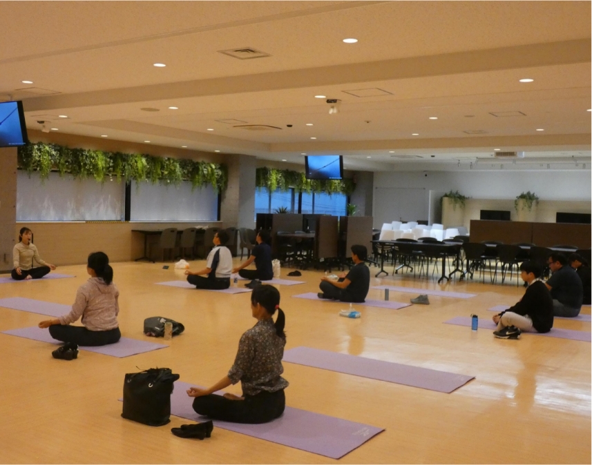 マインドフルネスヨガ